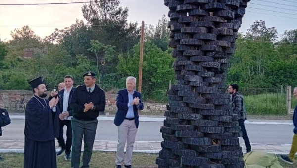 Αποκαλυπτήρια του γλυπτού που φιλοτεχνήθηκε από τους φοιτητές της Ανώτατης Σχολής Καλών Τεχνών Αθηνών με αφορμή την καταστροφική πυρκαγιά   του Αυγούστου του 2023